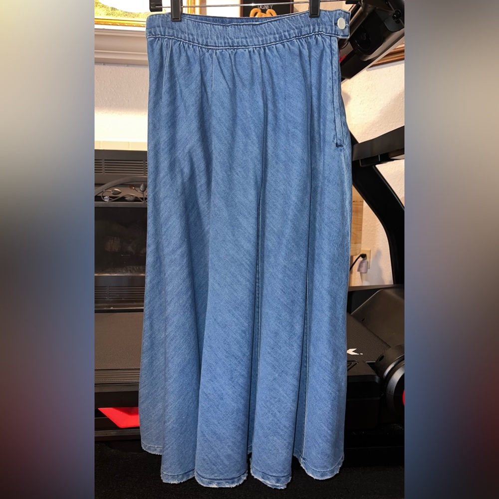 2018 Zara Pleated Denim Midi Skirt